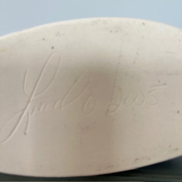 Sara Lund Blue Sky Porcelain - Bisque / White Vase - Father - Mother - Child - Picture 8 of 11